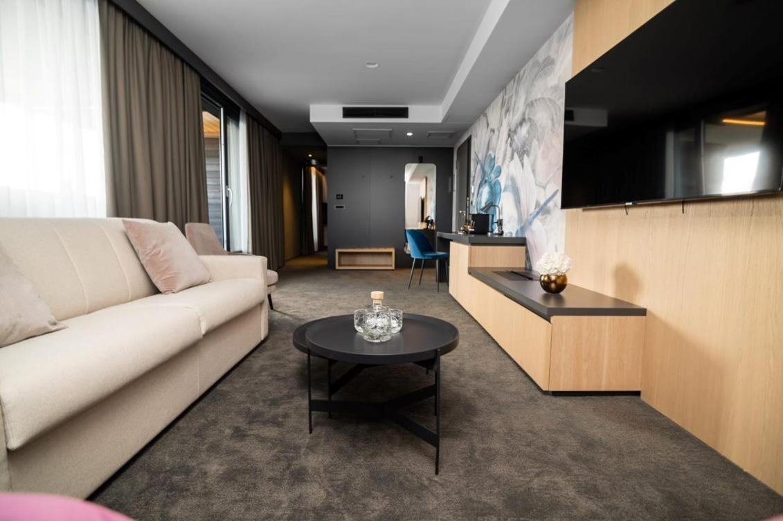 Elegans Hotel Brdo Kranj Dış mekan fotoğraf